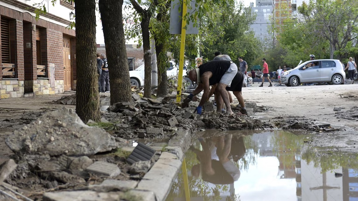 A una semana del temporal en Bahía Blanca: claves para evitar enfermedades tras la inundación