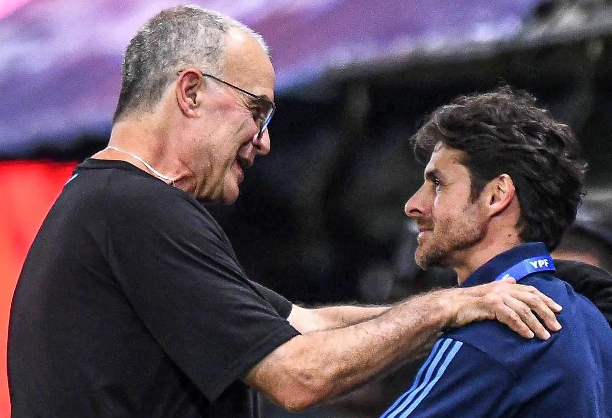 La historia del vínculo paternal entre Bielsa y Pablo Aimar: del primer “influencer” al gesto inolvidable del Loco