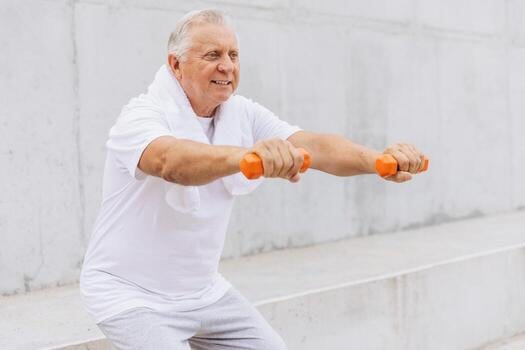 La edad invisible: cómo preparar el cuerpo a partir de los 35 para no perder autonomía con los años