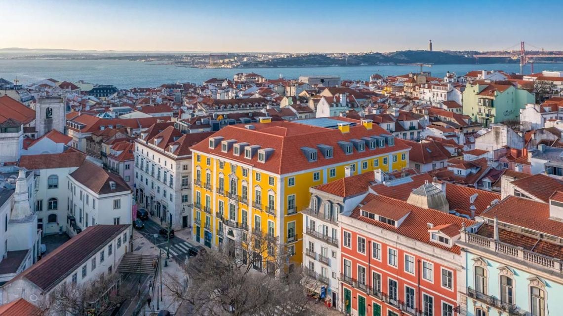 Dormir entre barricas en el corazón de Lisboa: el palacio donde el vino se vuelve experiencia