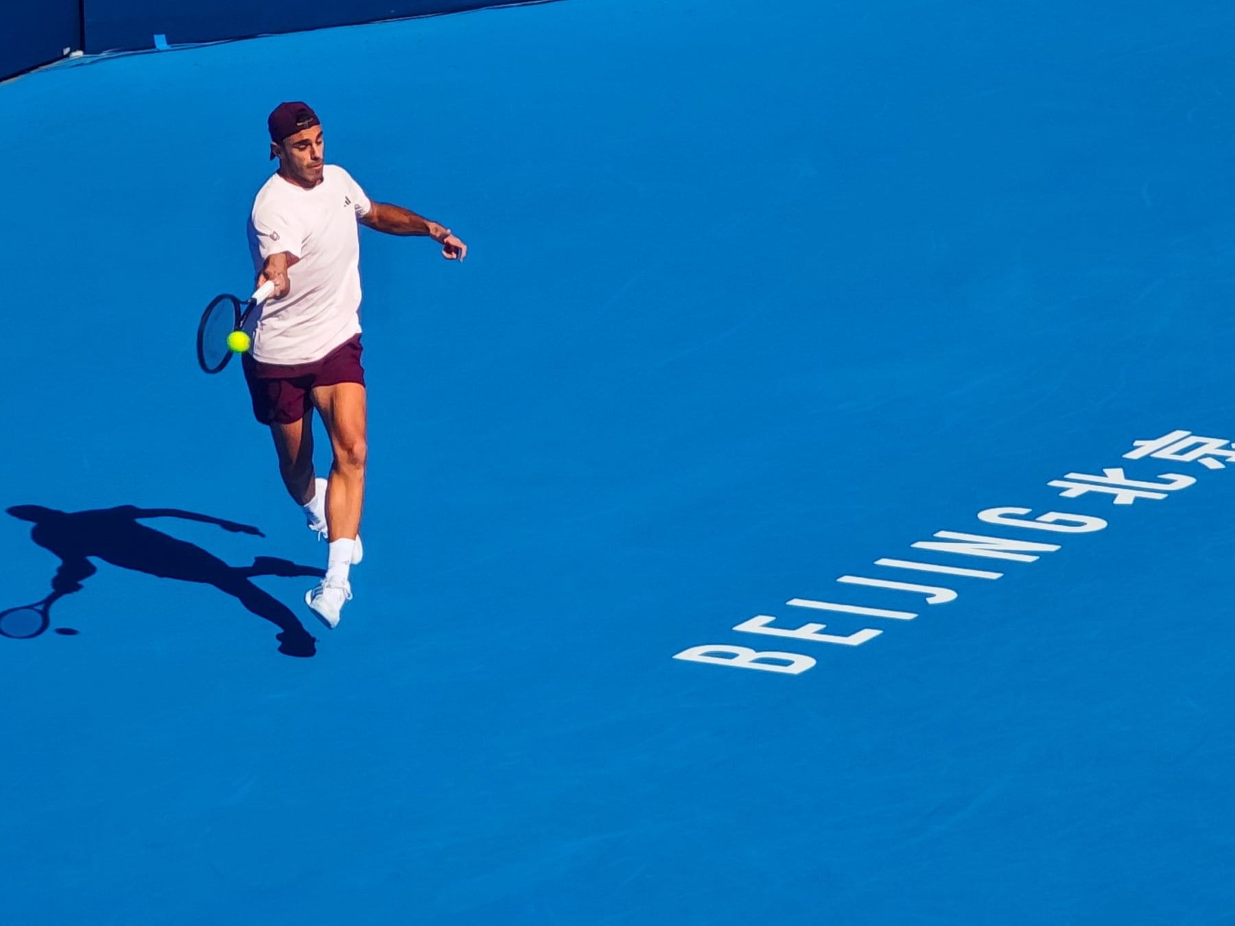 Cerúndolo la peleó, dio vuelta la historia y se metió en octavos en el ATP 500 de Pekín
