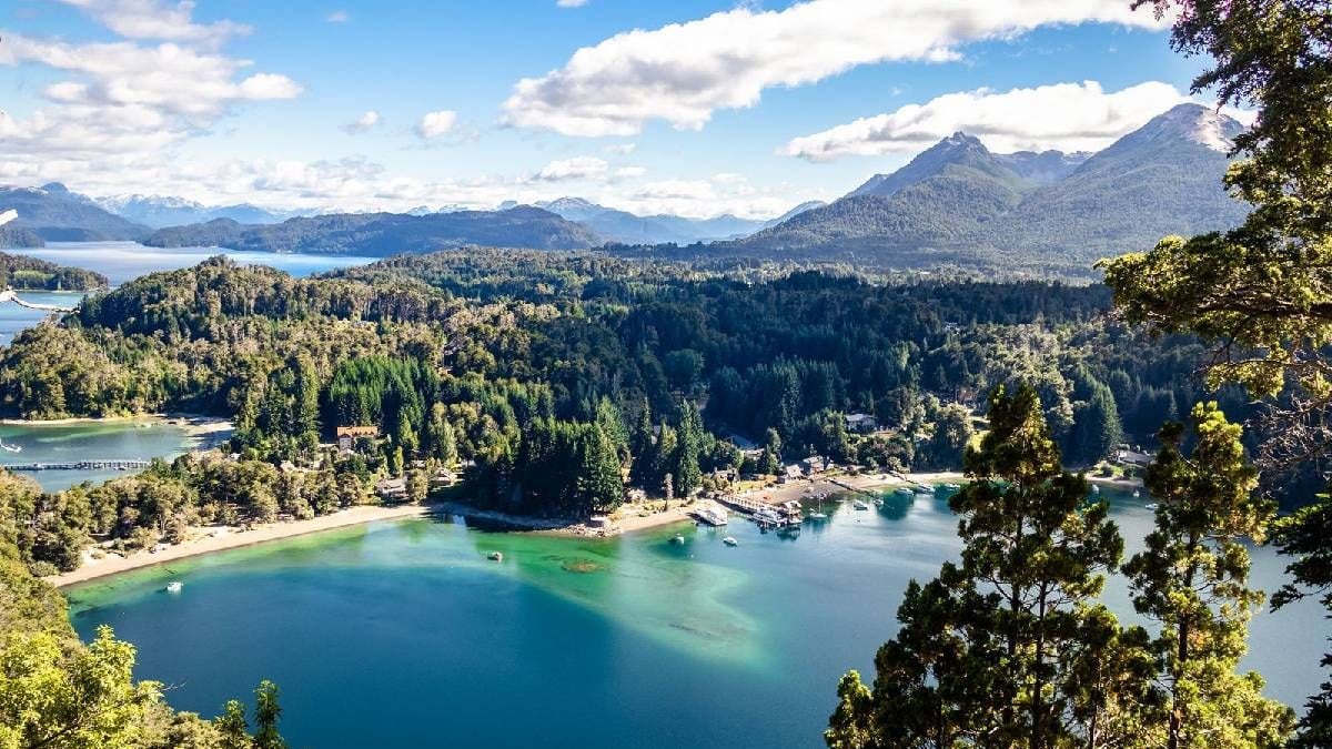 Villa La Angostura: 25 horas semanales a cambio de una cama con vista al bosque patagónico