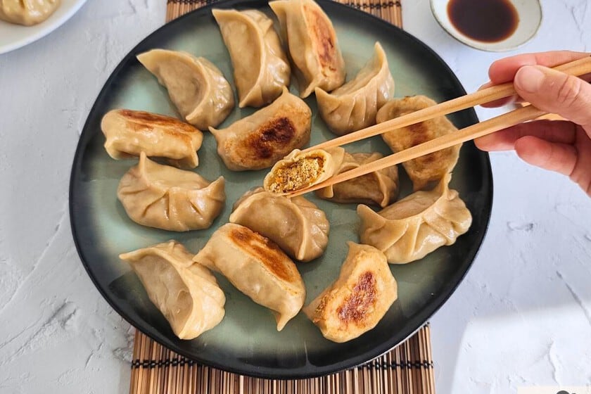 Gyozas vegetarianas con tofu y shiitake: cómo armar 30 unidades en casa sin que se desarmen