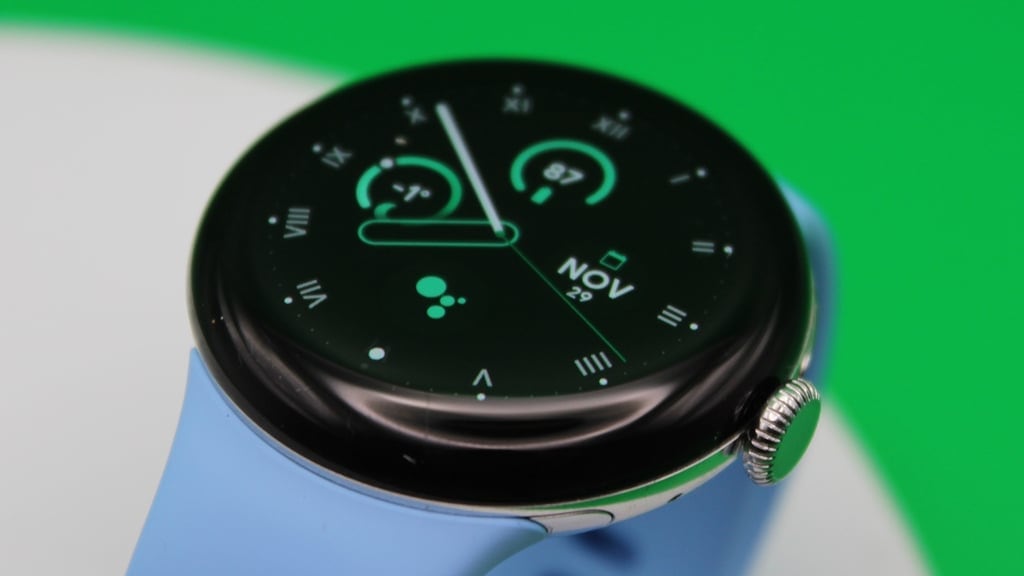 Gemini ya te entiende en el reloj aunque no tengas ni señal ni Wi-Fi: el Pixel Watch 5 se independiza