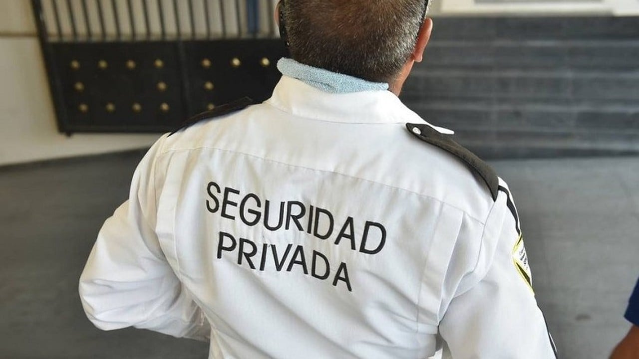 Sueldo de vigilador privado: la escala de octubre ubica el total conformado en $1.838.200, con proyección a $1.930.000 en diciembre