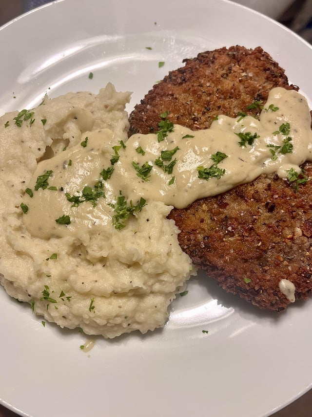 La milanesa que le costó el delantal: Pachu Peña se despidió de MasterChef antes de que empezara a tomar temperatura