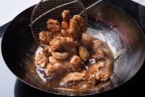 Pollo al limón estilo oriental: cómo lograr la cubierta crocante que no se ablanda con la salsa