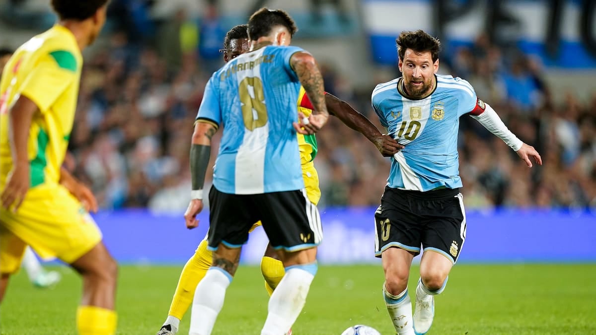 Otamendi le puso el moño a la noche de Leo y la gente todavía quiere más