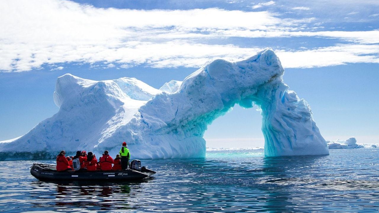 Antártida a bordo: entre la expedición clásica y la circunnavegación de dos meses que llega en 2028