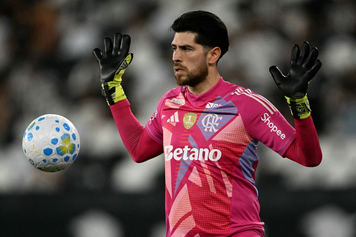 Rossi la regaló y Flamengo se dejó empatar el partido que tenía ganado
