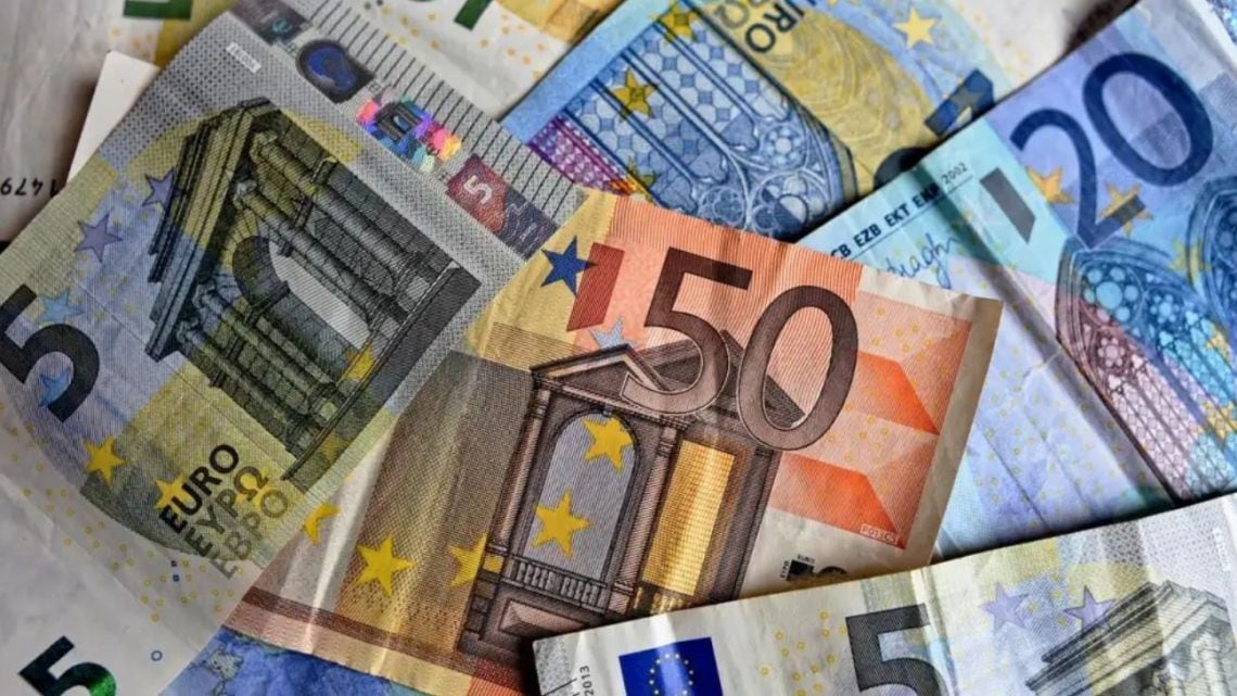 El euro blue cerró la semana a $1.832,75 y quedó $67,75 por encima de la pizarra del Banco Nación