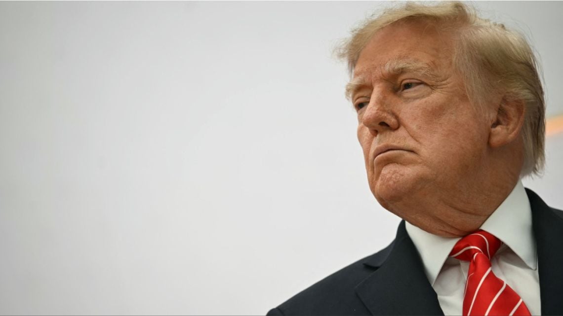 Por decreto, Estados Unidos borra la "inteligencia artificial" del diccionario oficial y la reemplaza por "superinteligencia"