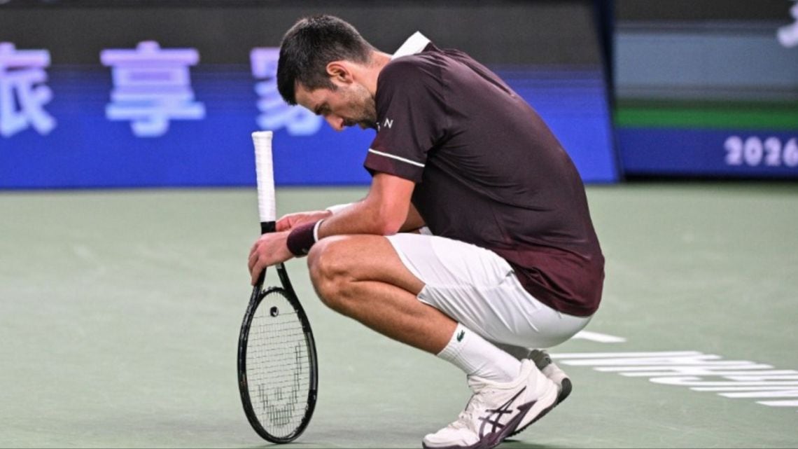 El reloj le pasó la factura a Djokovic en Shanghái y ahora la carrera hacia Turín empieza a correr de verdad
