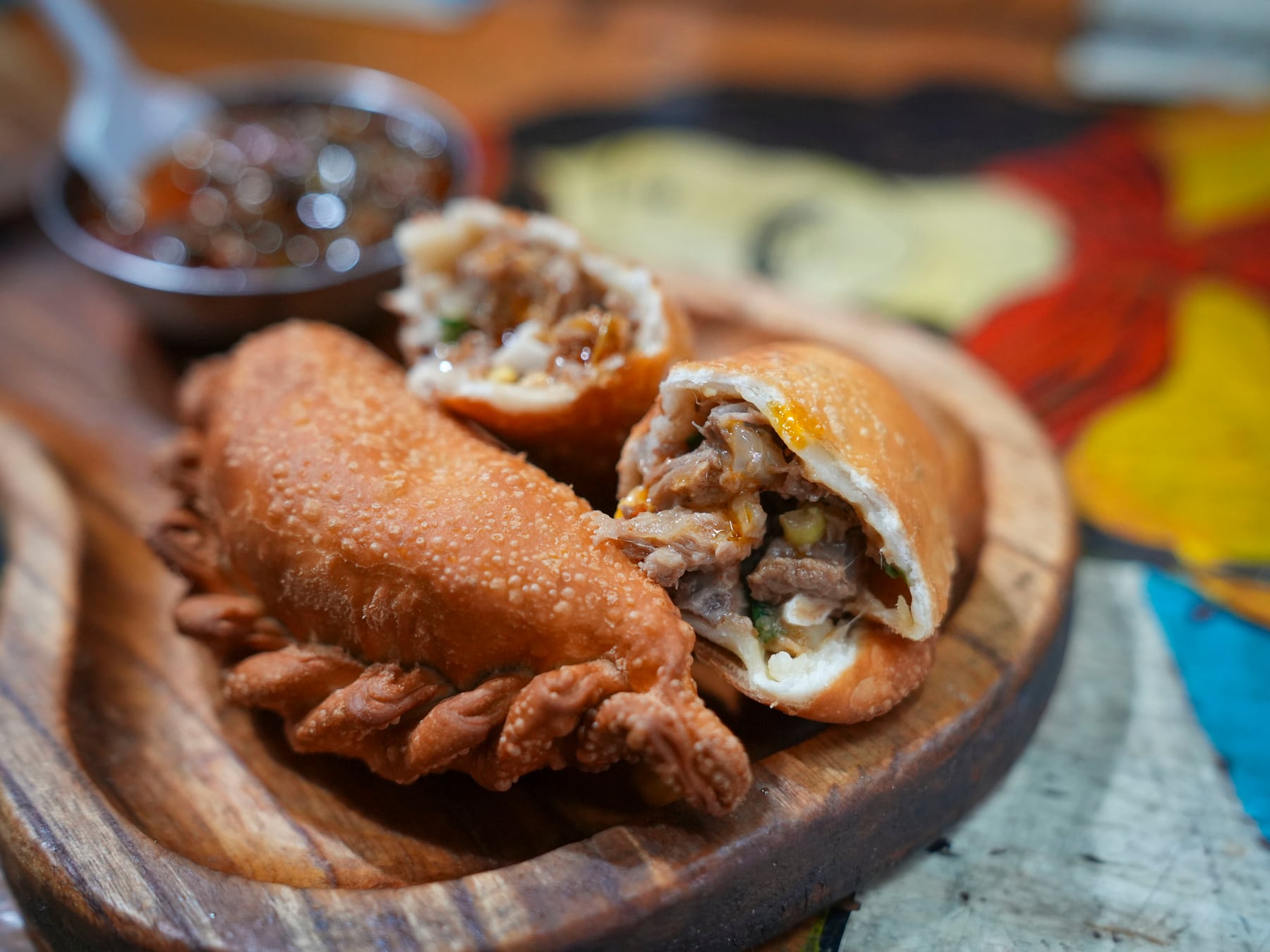 Ruta porteña de empanadas regionales: cinco locales donde la masa y el relleno todavía cuentan una historia del interior