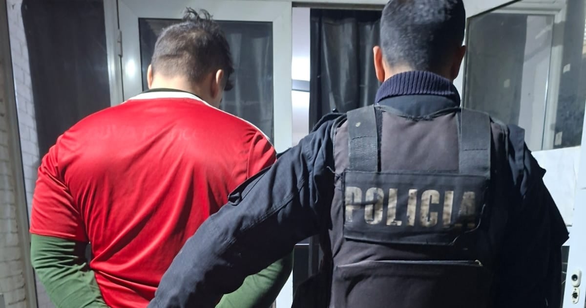 Un expolicía exonerado quedó detenido por el femicidio de una joven de 26 años en una pensión del noroeste rosarino