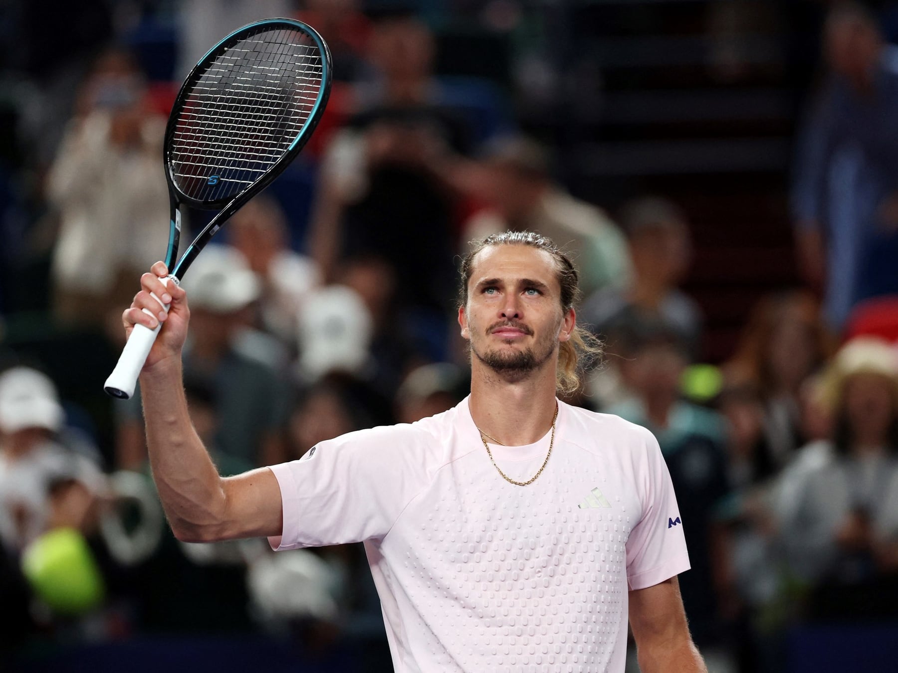 Zverev se calzó la corona sin jugar: la lesión de Sinner y la caída de Alcaraz en Shanghai le regalan el número 1