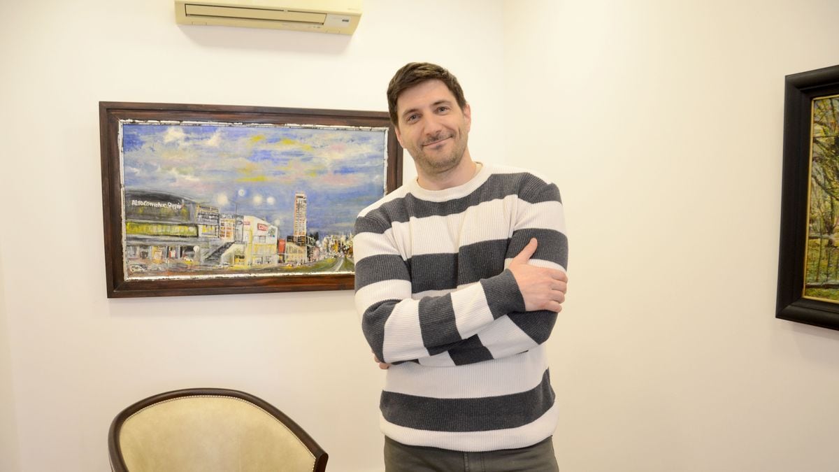 Esteban aprendió a hablar palabra por palabra y hoy la Legislatura de Neuquén lo reconoce como el primer abogado hipoacúsico de la Patagonia