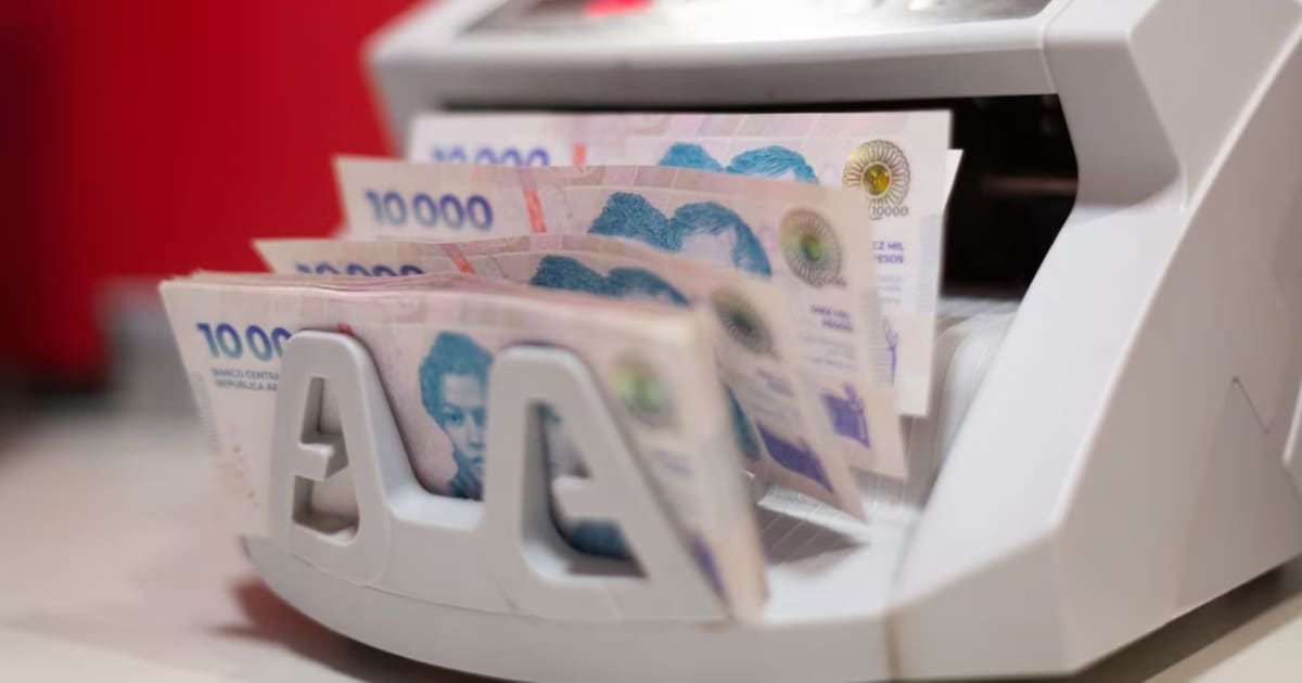 Billetes deteriorados: cuándo y cómo están obligados los bancos a canjearlos