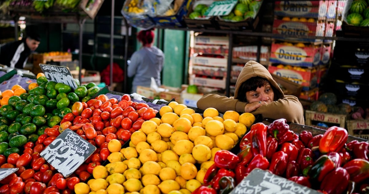 La mesa de septiembre dejó contrastes marcados: el tomate se disparó 34,1% y la lechuga se abarató 11,5%