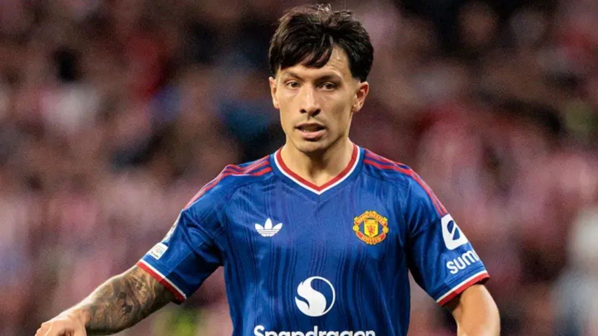 Lisandro levantó la voz en Manchester y Rooney le bajó el pulgar
