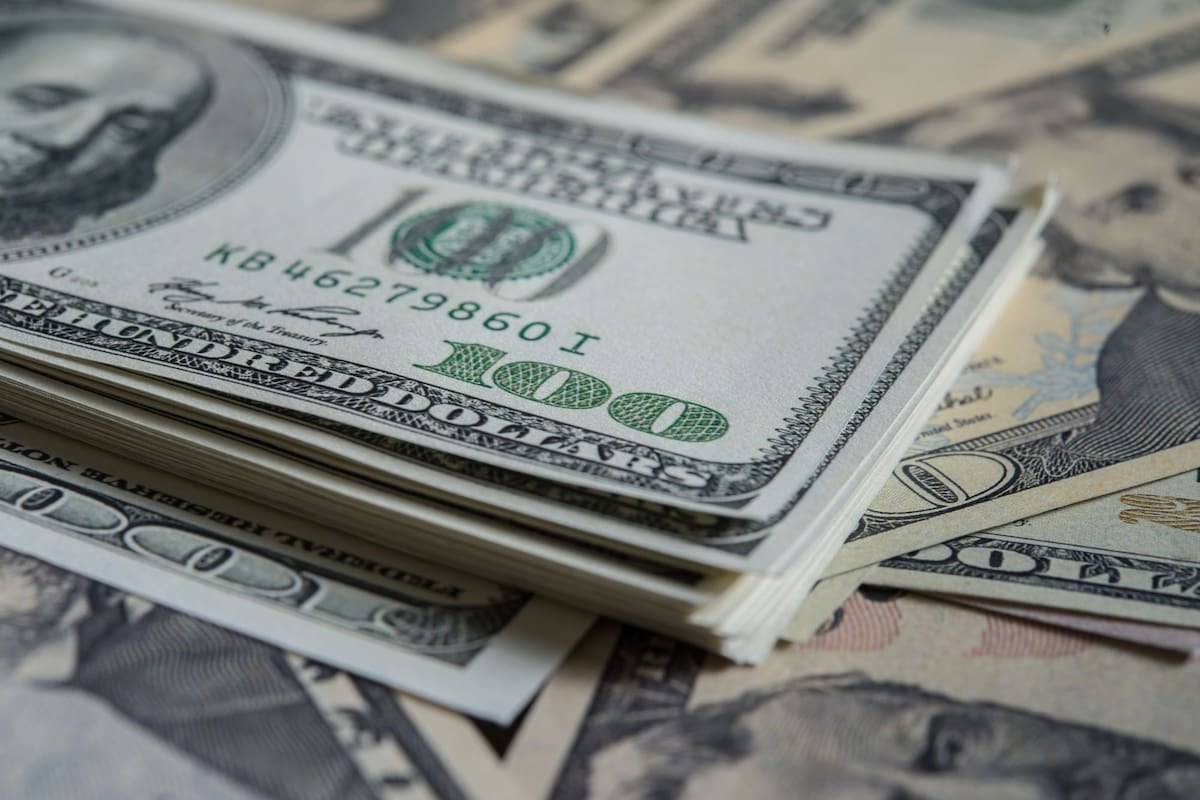 El techo cambiario de noviembre se recalcula en $1.989 y deja al mayorista a casi 28% de distancia
