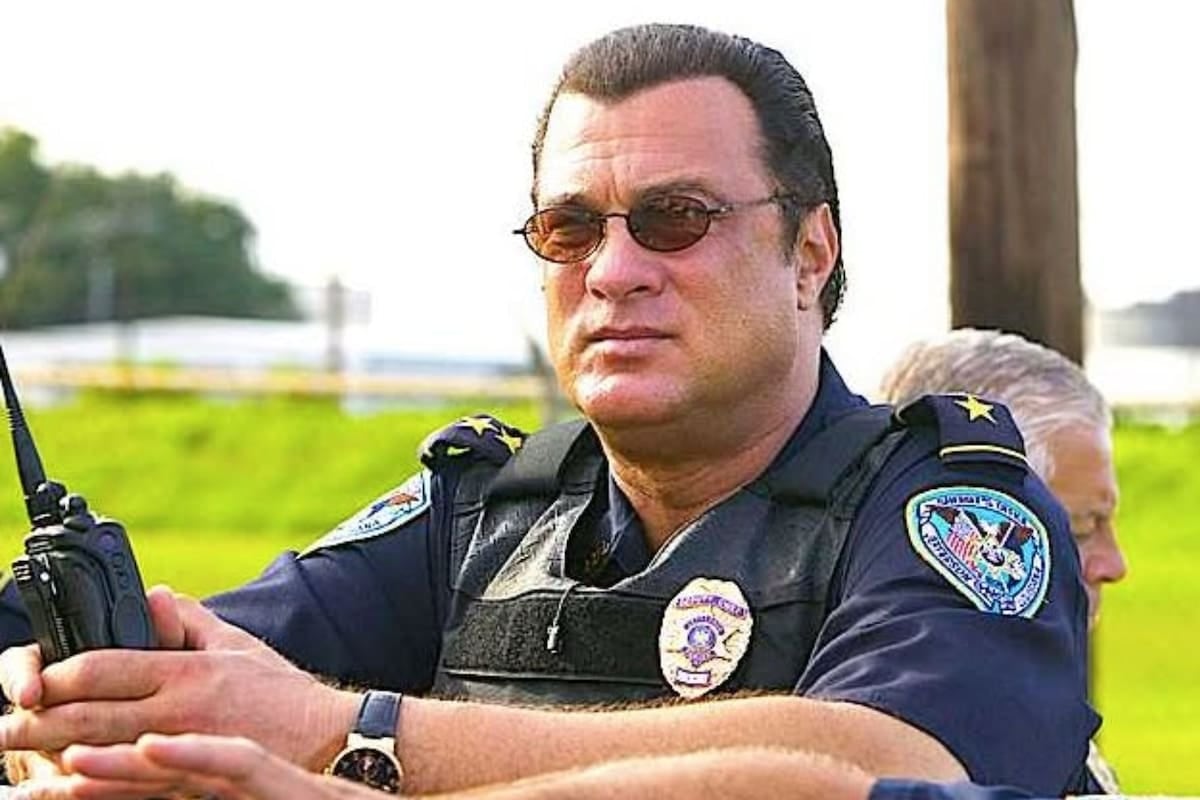 De la pantalla a la frontera: Steven Seagal se calzó la placa en Texas y se ganó un respeto inesperado