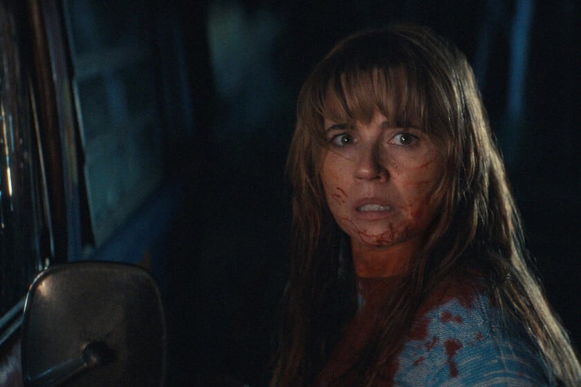 Linda Cardellini se calza la máscara de la madre: "Crystal Lake" rescata a Pamela Voorhees antes de que su hijo se convierta en leyenda