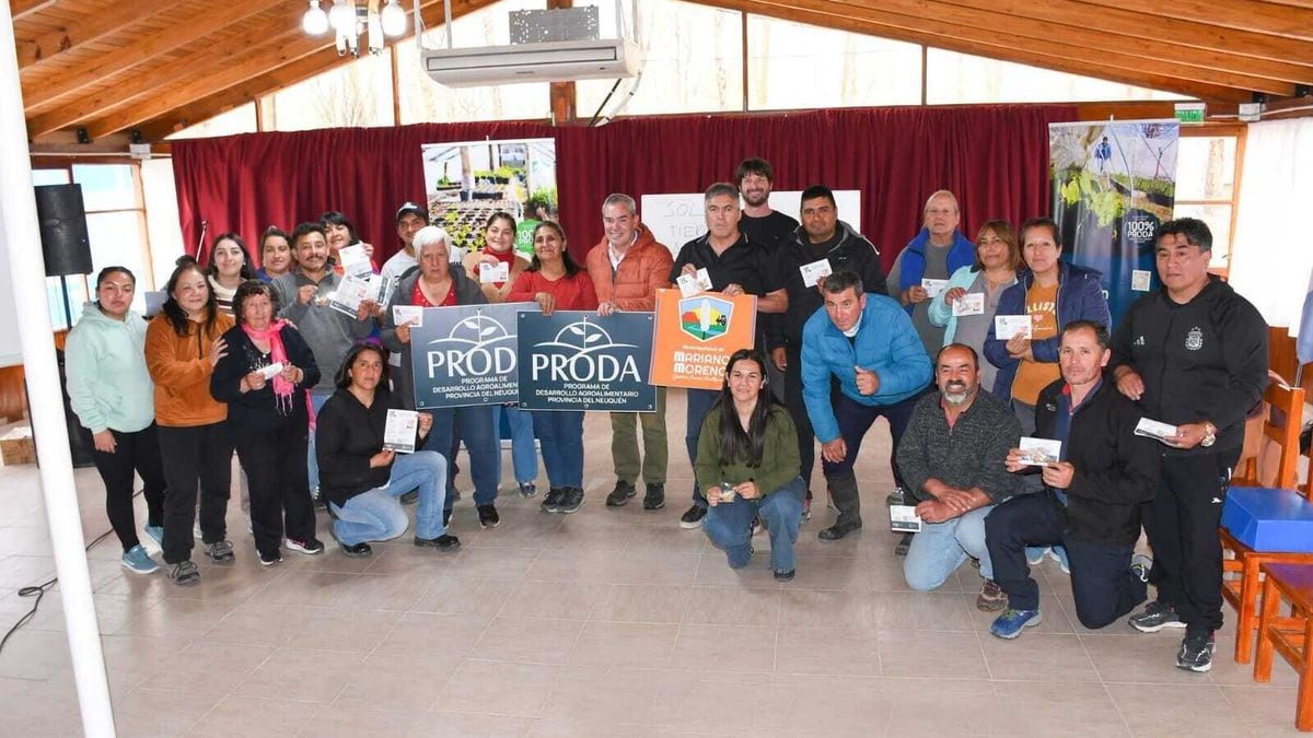 Mariano Moreno volvió a sembrar zapallo: arrancó una nueva temporada del programa que ya reunió a más de 150 familias del interior neuquino