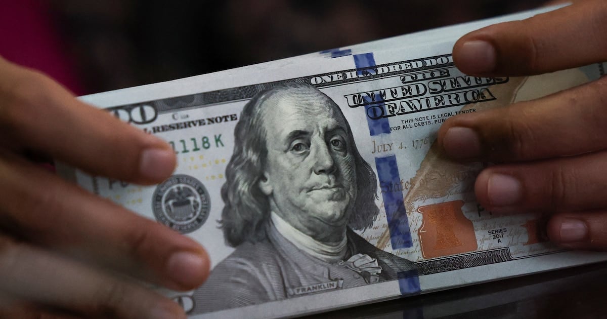 Dólar quieto en $1.535: la calma cambiaria no alcanza para empatarle a la inflación