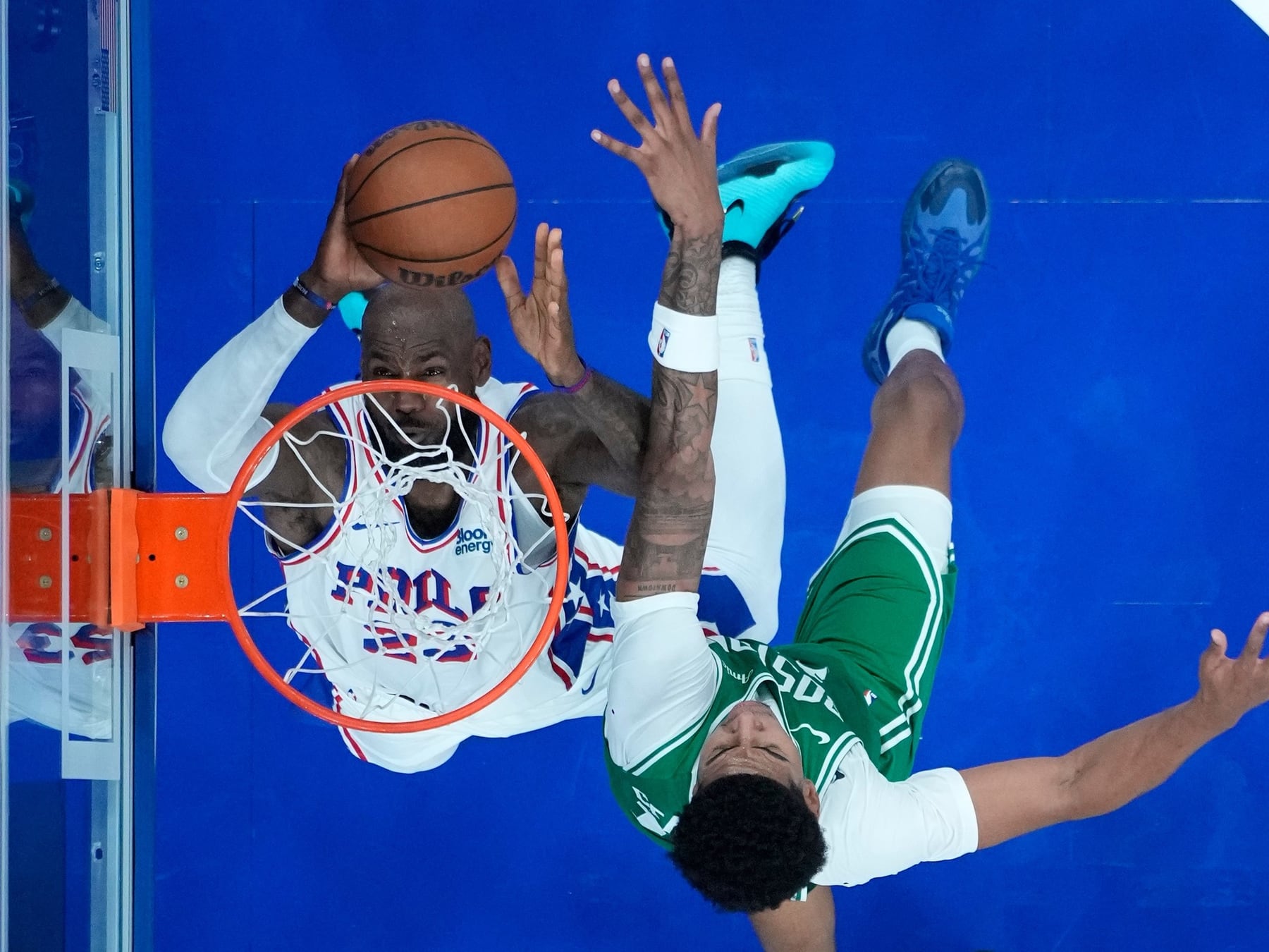 El Rey se puso la camiseta de Philadelphia y la tribuna del Xfinity se rindió a sus pies