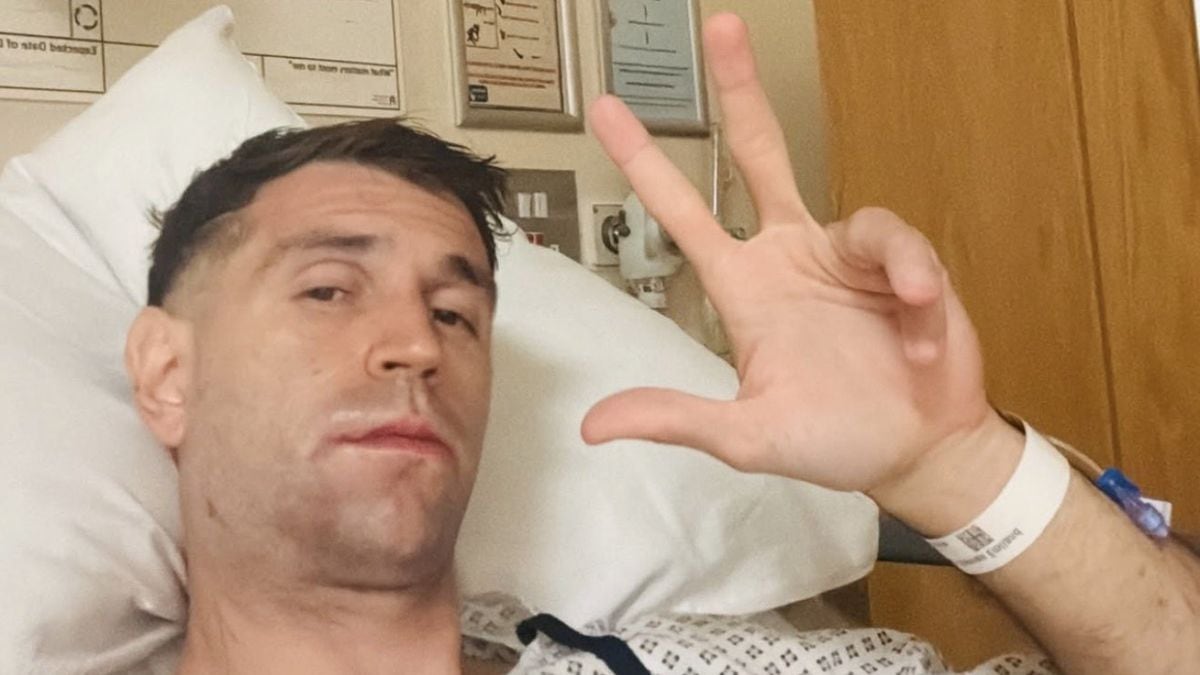 El Dibu Martínez se rompió la mandíbula, lo operaron y tiene para rato sin atajar