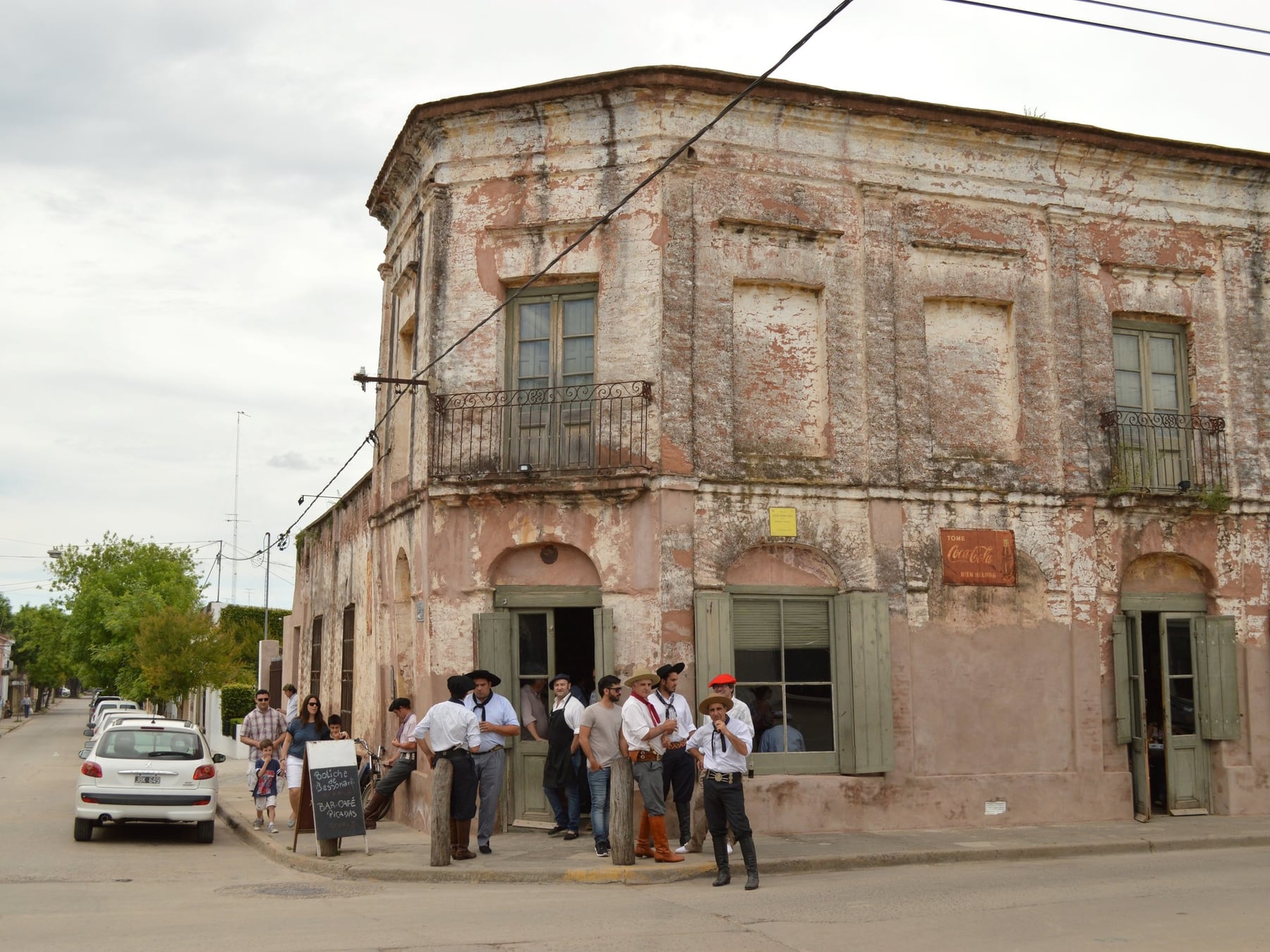 San Antonio de Areco, más allá del gaucho: la ruta de los talleres donde la pieza única manda