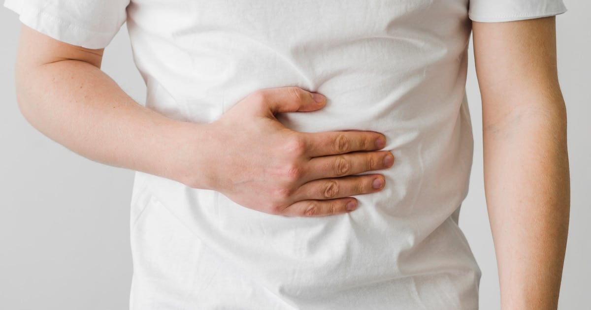 Una década antes del primer dolor: las huellas invisibles que la enfermedad inflamatoria intestinal deja en la sangre
