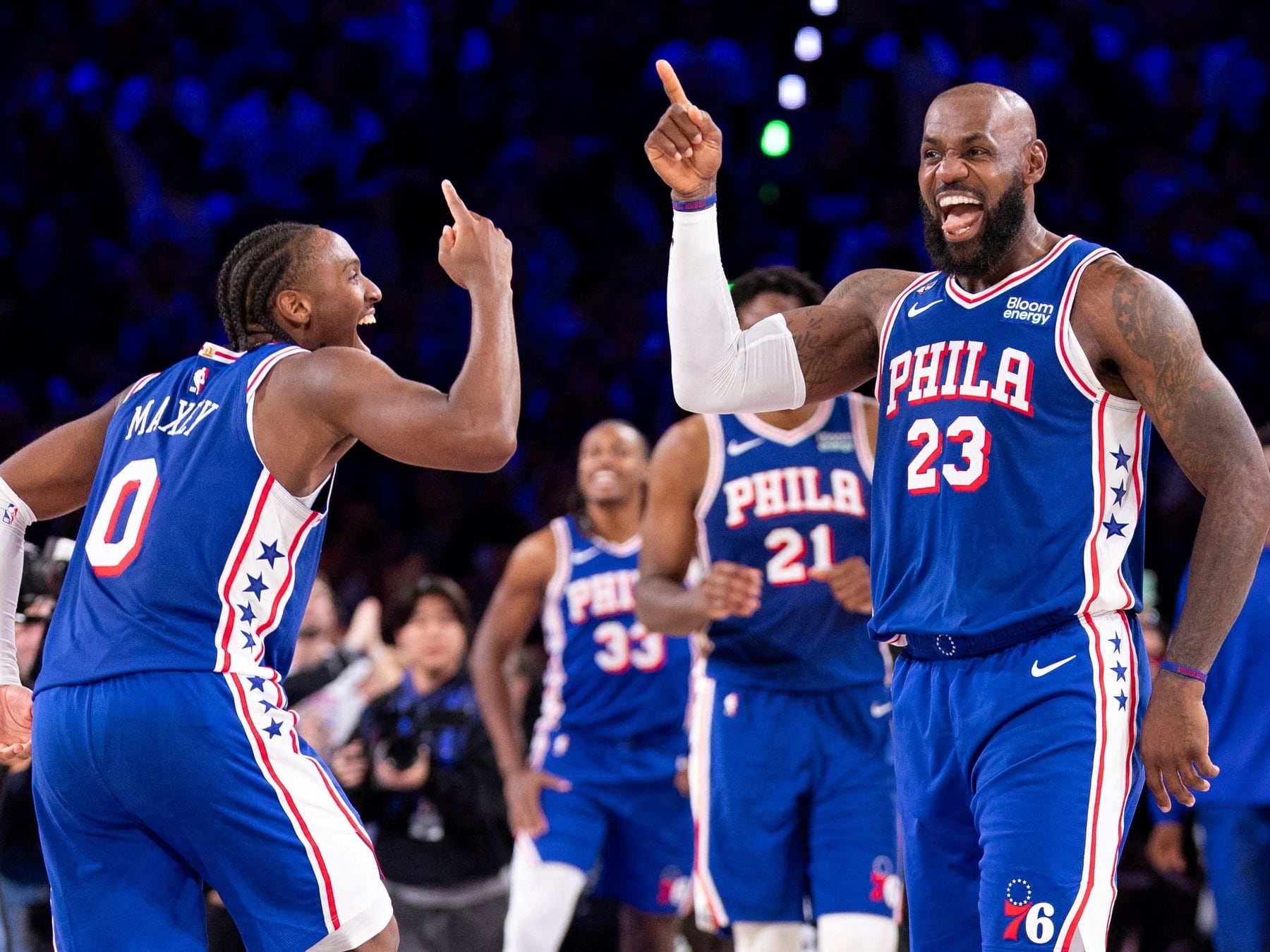 Philadelphia remontó 29 puntos y le dio un susto a LeBron en su debut local