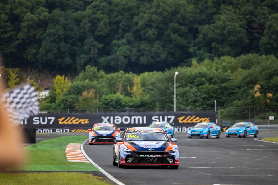 Azcona.take dos y deja el título del TCR World Tour en manos de Macao